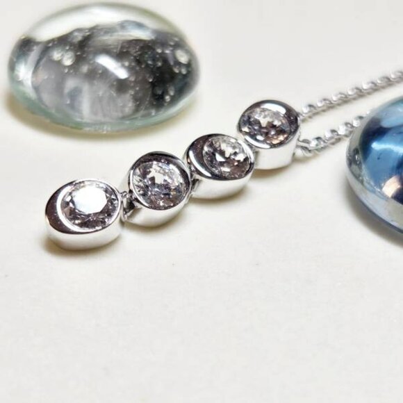 💞Swarovski Droplet Necklace Dangle Pendant With Clear Crystals Silver Tone 💞 - Picture 2 of 10